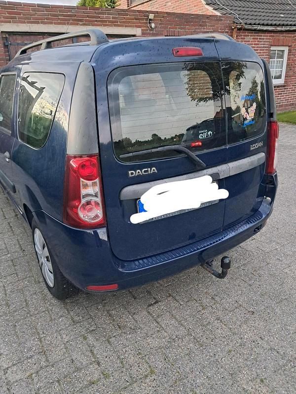 Blau Gebraucht 2012 Dacia Logan Limousine | 2.600 € (Fairer Preis) - Bild 1/4