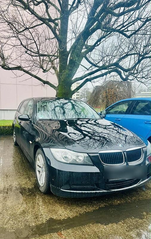Gebraucht BMW 320 186 PS (136 kW) 2008 Schwarz Kombi