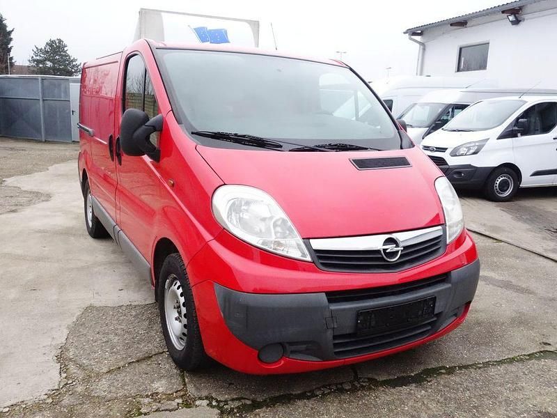 Gebraucht Opel Vivaro 145 PS (106 kW) 2008 Rot Van / Kleinbus
