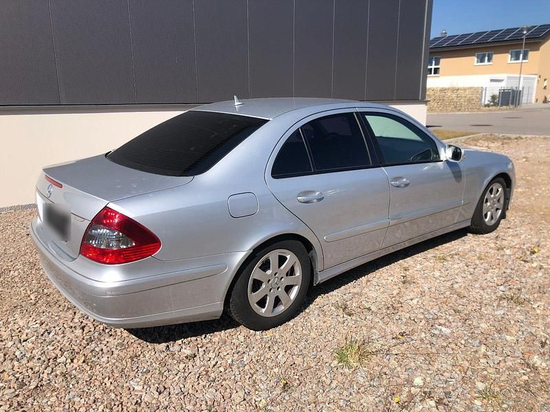 Gebraucht Mercedes E220 170 PS (125 kW) 2008 Silber Limousine