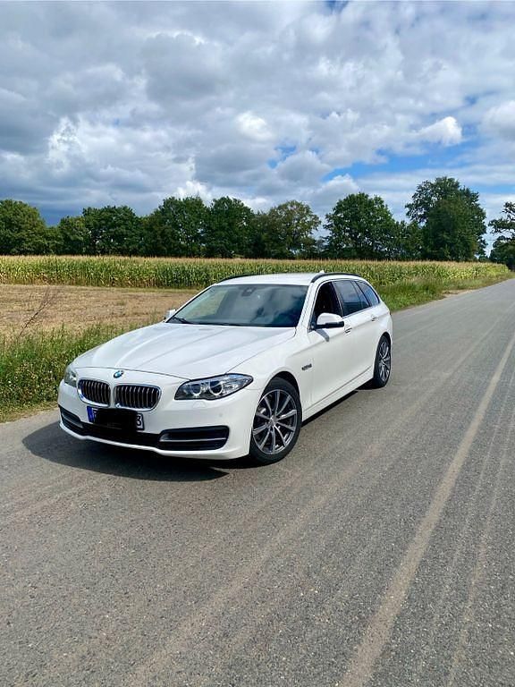 Weiß Gebraucht 2016 BMW 520 Kombi | 15.000 € (Fairer Preis) - Bild 1/4