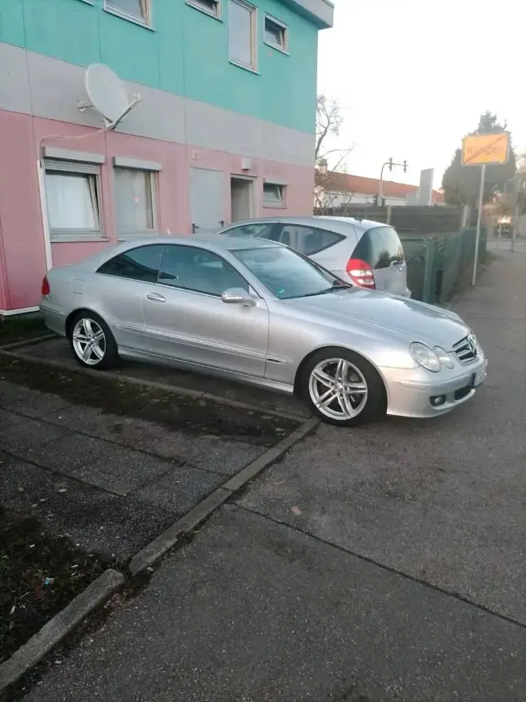 Gebraucht Mercedes CLK200 183 PS (134 kW) 2007 Silber Coupé