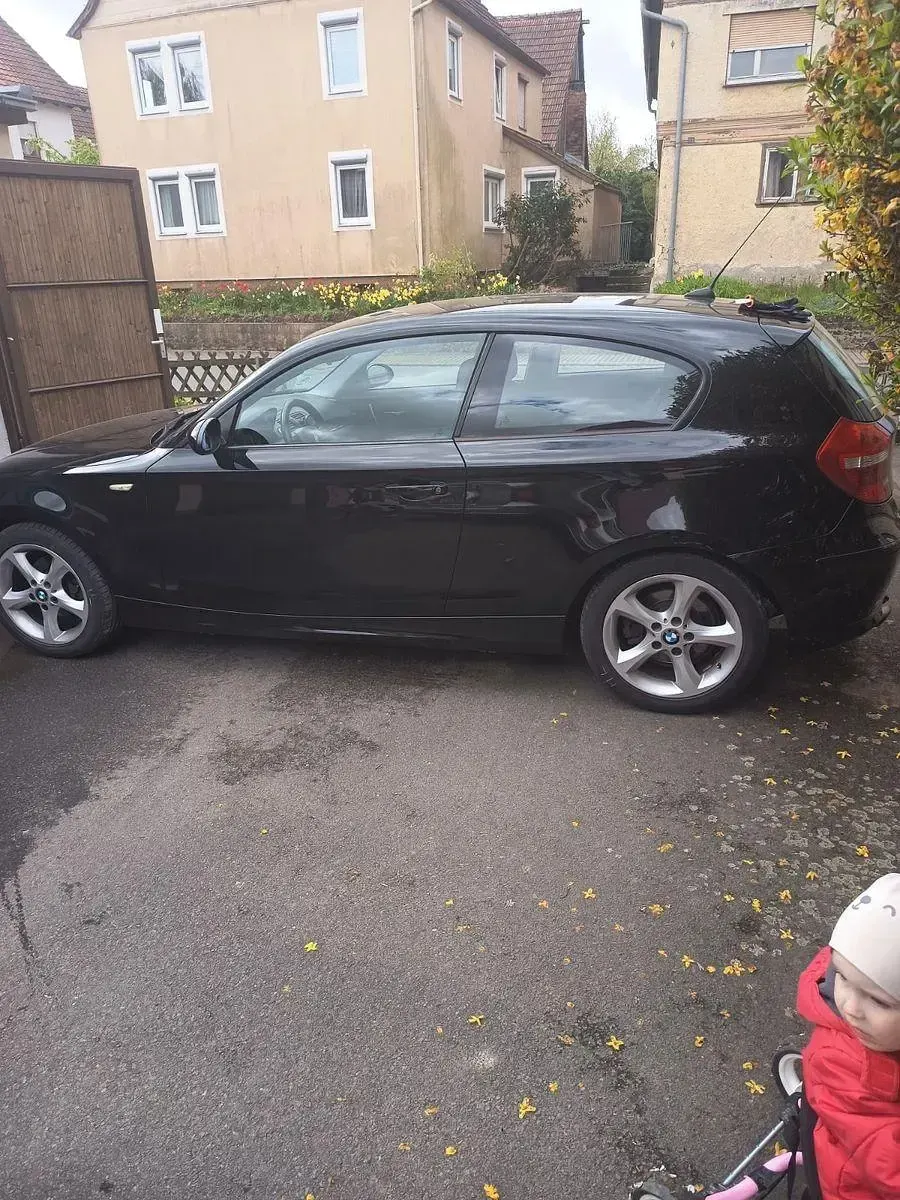 Second-hand BMW 118 143 CP (105 kW) 2008 Negru Hatchback