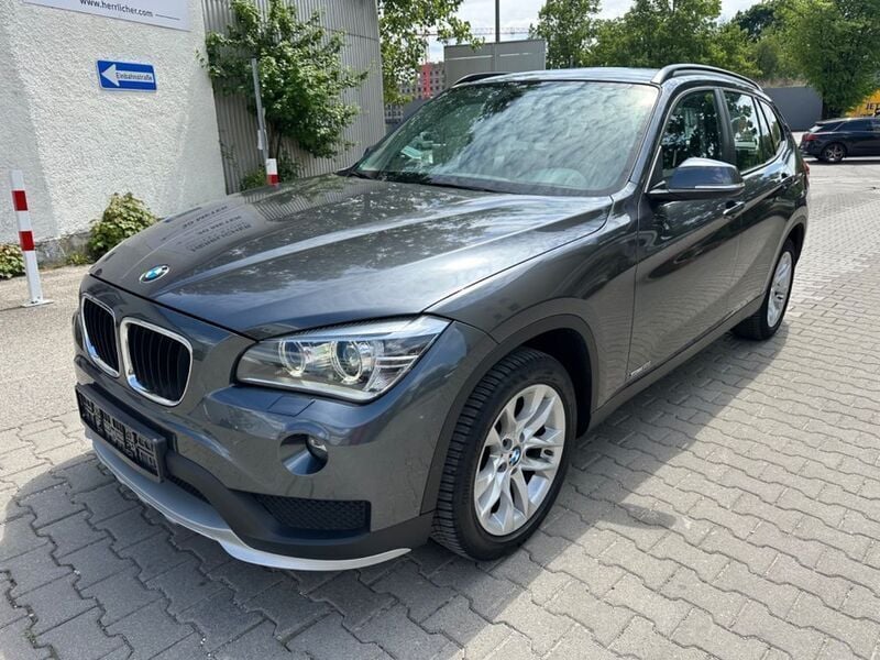 Grau Gebraucht 2015 BMW X1 Advantage SUV | 10.890 € (Superpreis) - Bild 1/4