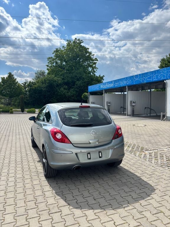 Gebraucht Opel Corsa Satellite 101 PS (74 kW) 2011 Silber Kleinwagen