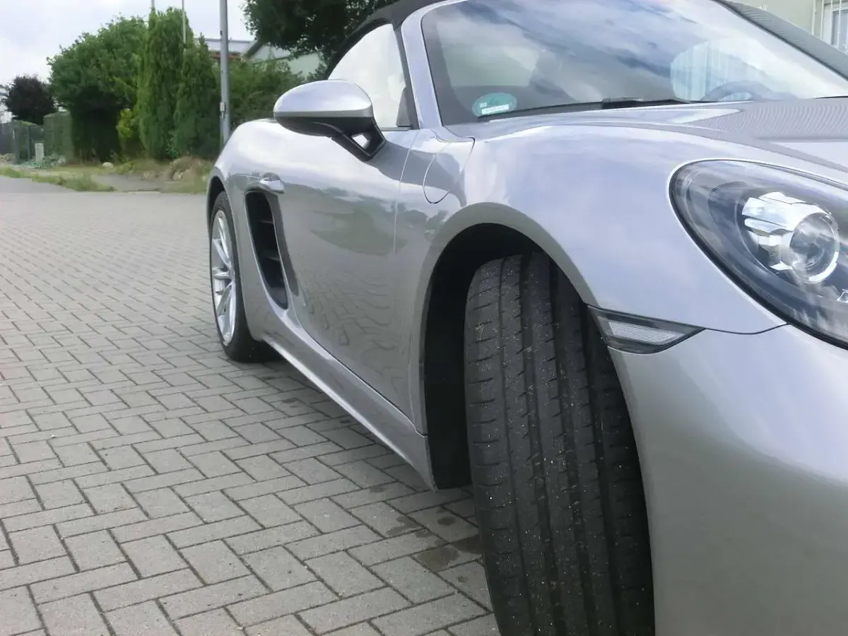 Gebraucht Porsche Boxster 299 PS (219 kW) 2024 Silber Cabrio