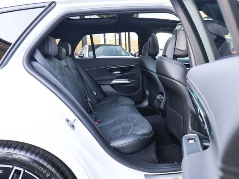 Gebraucht Mercedes E200 Advanced Plus 204 PS (150 kW) 2023 Andere / manufaktur lack manufaktur opali Kombi