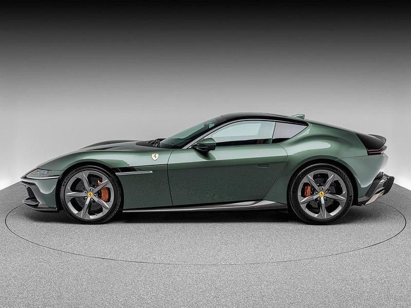 Gebraucht Ferrari 12 Cilindri 829 PS (609 kW) 2025 Verde toscana Coupé
