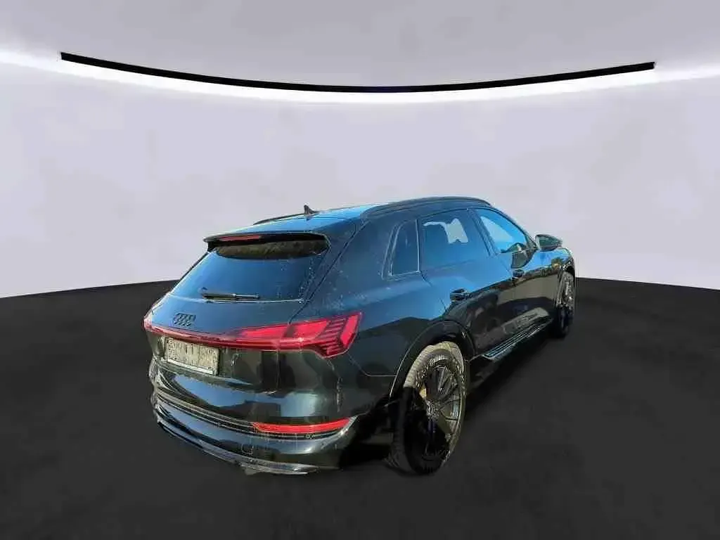 Gebraucht Audi e-tron S-Line 230 kW (313 PS) 2022 Mythosschwarz metallic SUV
