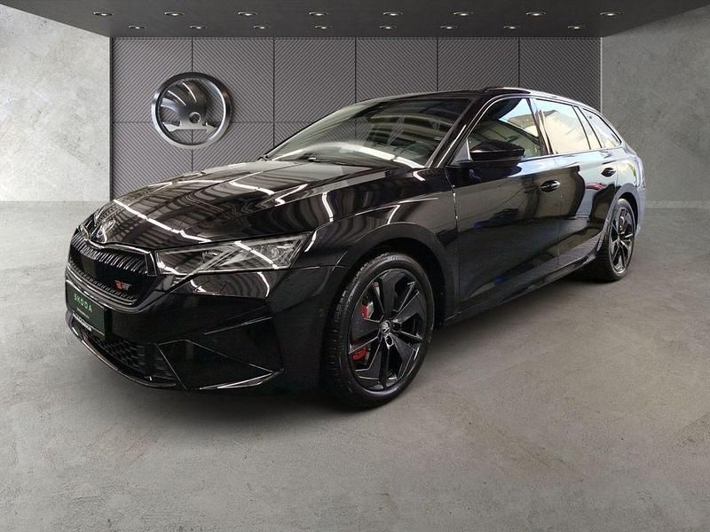 Schwarz Gebraucht 2025 Skoda Octavia RS Kombi | 41.980 € (Teuer) - Bild 1/3