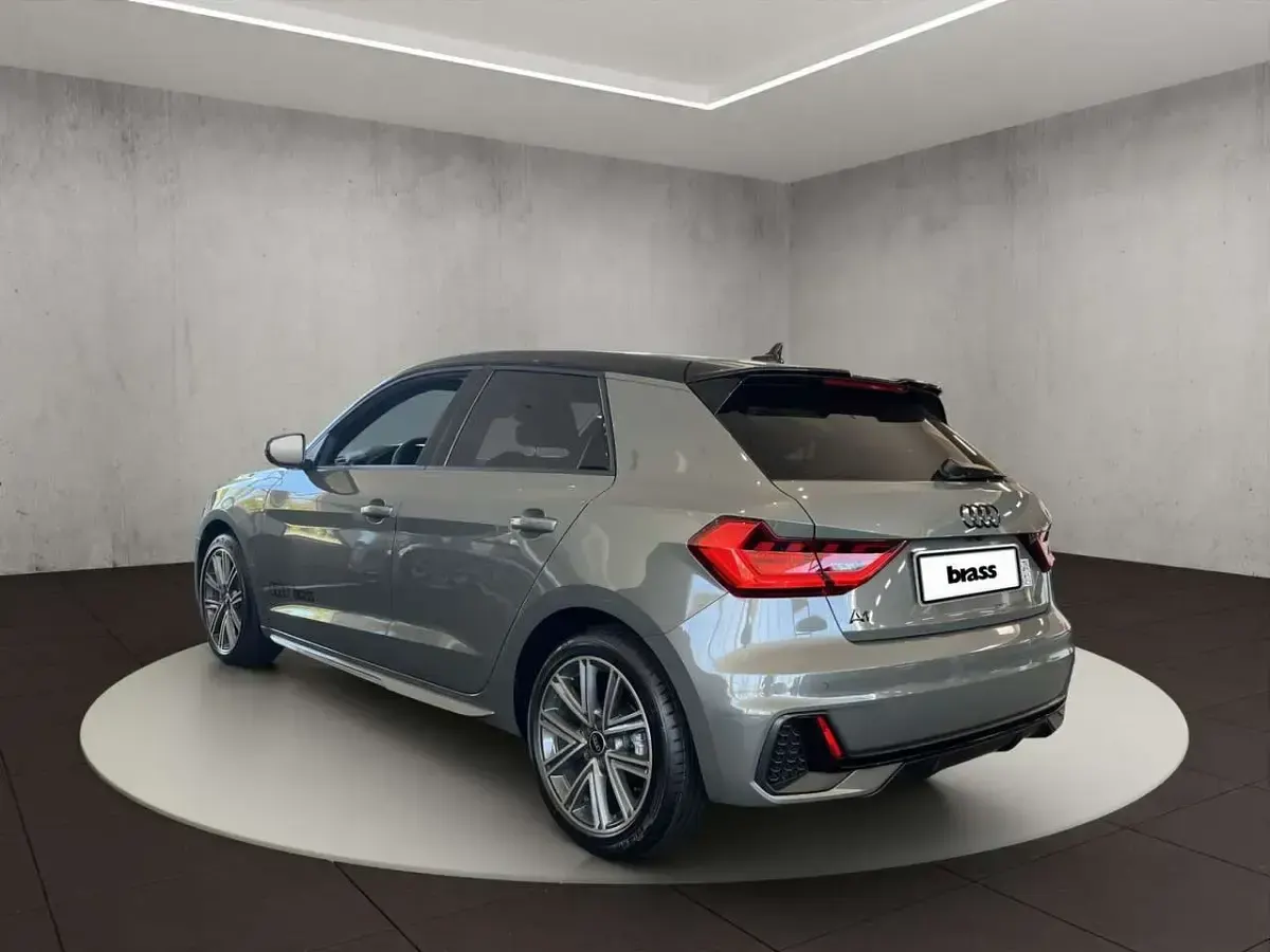 Gebraucht Audi A1 S-Line 116 PS (85 kW) 2026 Chronosgrau metallic/mythossch SUV