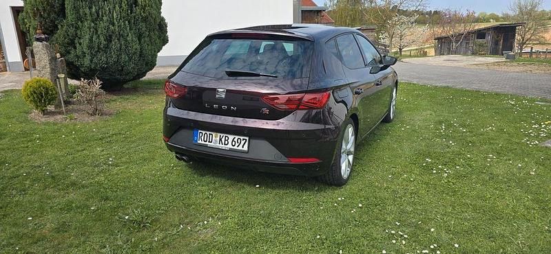 Gebraucht Seat Leon FR 180 PS (132 kW) 2018 Violett Limousine