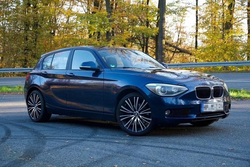 Blau Gebraucht 2012 BMW 118 Kleinwagen | 6.700 € (Fairer Preis) - Bild 1/4