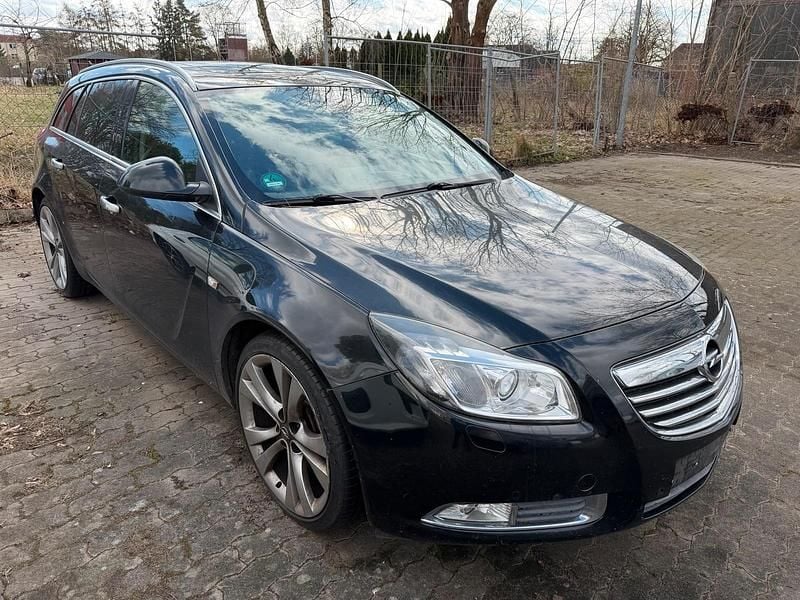 Gebraucht Opel Insignia 160 PS (117 kW) 2011 Schwarz Kombi
