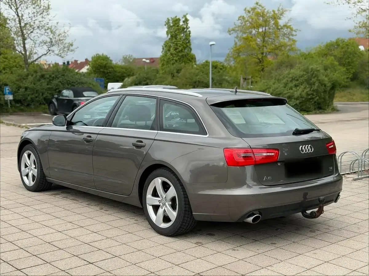 Gebraucht Audi A6 245 PS (180 kW) 2012 Grau Kombi