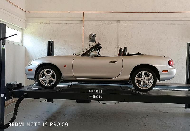 Silber Gebraucht 2003 Mazda MX5 Cabrio | 6.950 € (Fairer Preis) - Bild 1/4