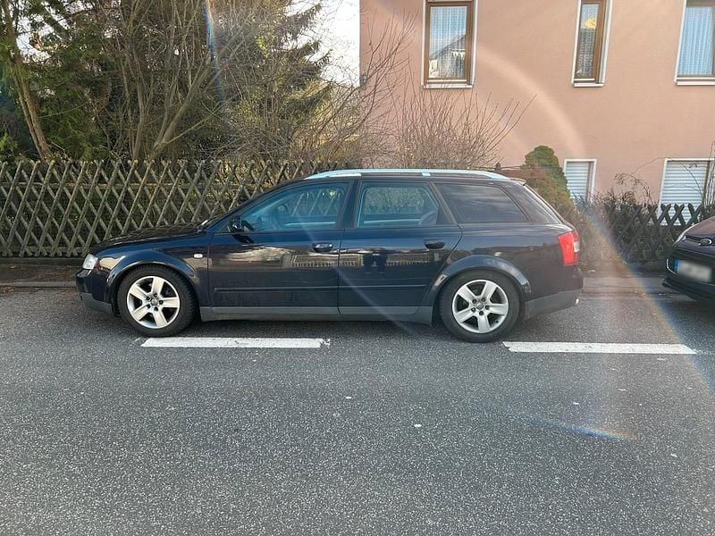 Gebraucht Audi A4 163 PS (119 kW) 2002 Blau Kombi