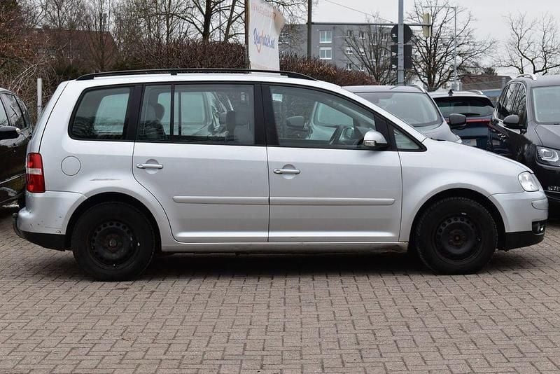 Gebraucht VW Touran Trendline 101 PS (74 kW) 2004 Silber Van / Kleinbus