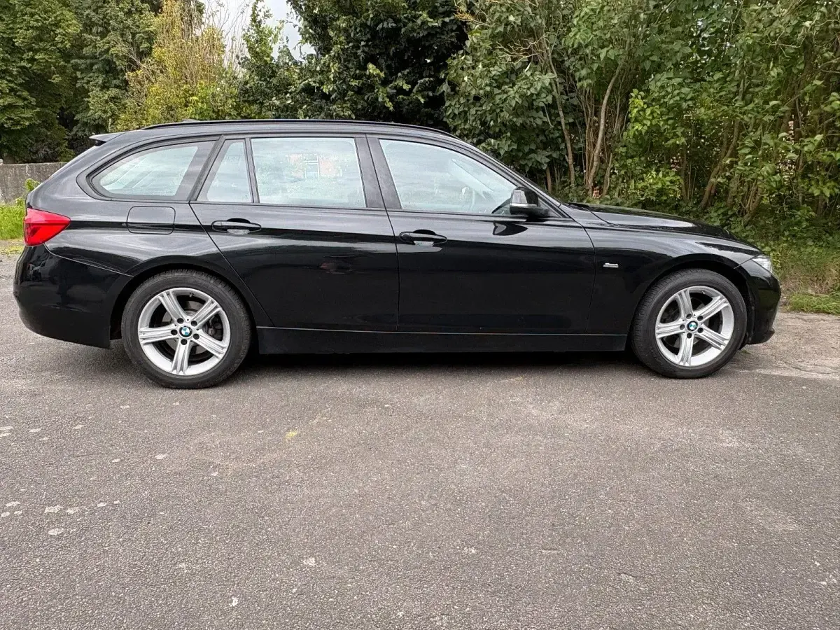 Gebraucht BMW 320 Sport Line 190 PS (139 kW) 2016 Schwarz Kombi