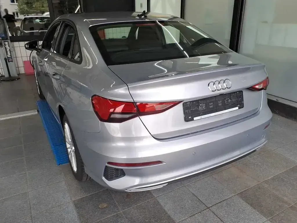 Gebraucht Audi A3 Advanced Plus 150 PS (110 kW) 2022 Florettsilber metallic Limousine