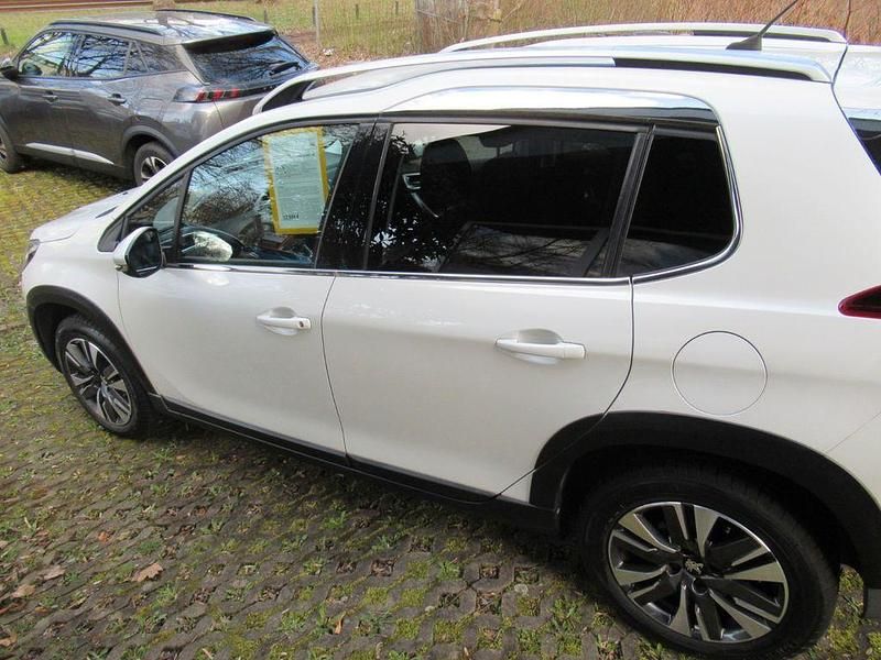 Gebraucht Peugeot 2008 Allure 131 PS (96 kW) 2017 Weiß SUV