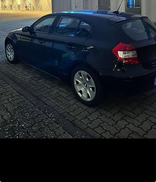 Schwarz Gebraucht 2006 BMW 116 Kleinwagen | 900 € (Guter Preis) - Bild 1/4
