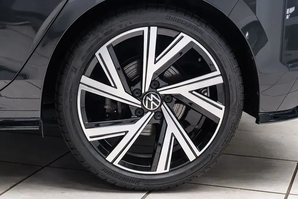 Gebraucht VW Golf VIII R-line 150 PS (110 kW) 2024 Grau Limousine