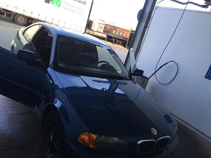 Gebraucht BMW 318 143 PS (105 kW) 2002 Blau Coupé