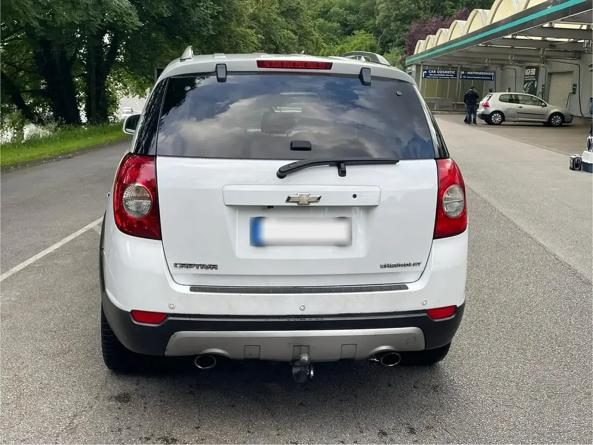 Gebraucht Chevrolet Captiva 163 PS (119 kW) 2012 Weiß SUV