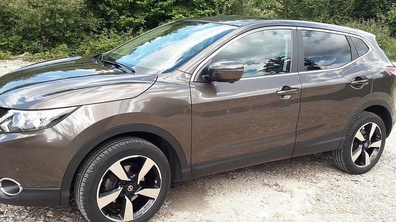 Braun Gebraucht 2015 Nissan Qashqai Acenta SUV | 12.500 € (Fairer Preis) - Bild 1/4