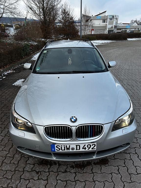 Grau Gebraucht 2007 BMW 525 Kombi | 3.450 € (Etwas zu teuer) - Bild 1/4
