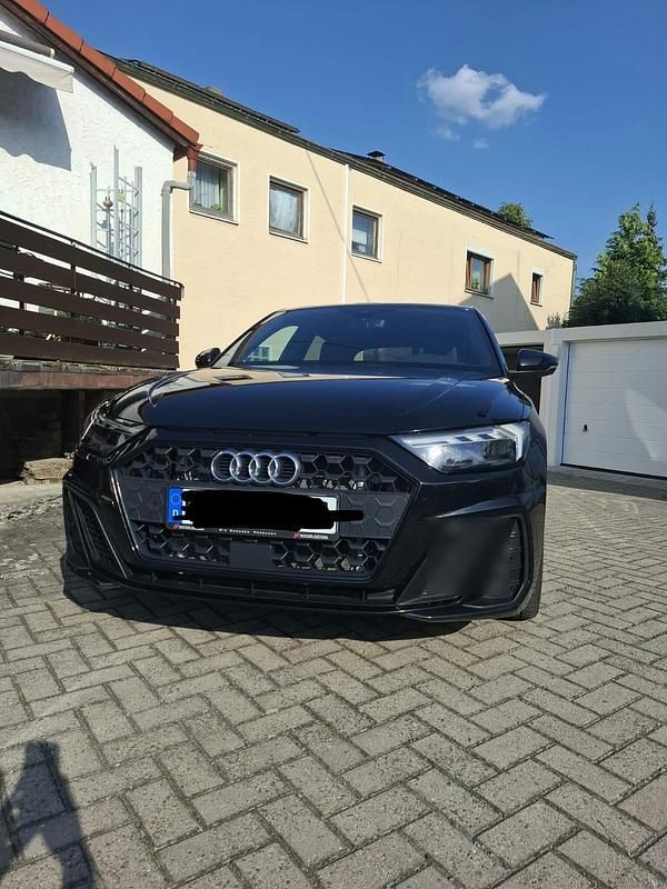 Schwarz Gebraucht 2019 Audi A1 S-Line Kleinwagen | 22.999 € (Etwas zu teuer) - Bild 1/4