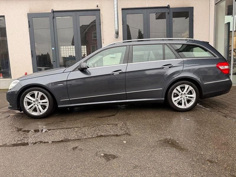 Gebraucht Mercedes E350 265 PS (194 kW) 2011 Grau Kombi