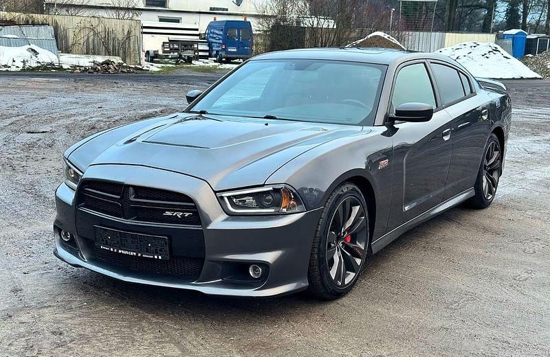 Grau Gebraucht 2014 Dodge Charger Limousine | 22.999 € - Bild 1/4