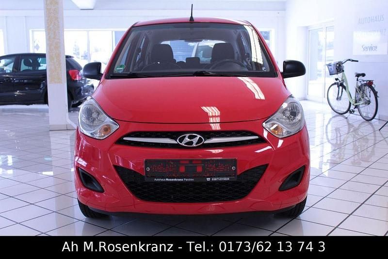 Gebraucht Hyundai i10 69 PS (50 kW) 2013 Rot Kleinwagen