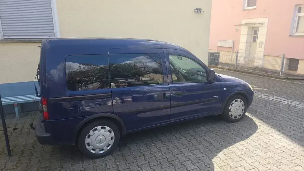 Usata Opel Combo 90 CV (66 kW) 2005 Blu Monovolume