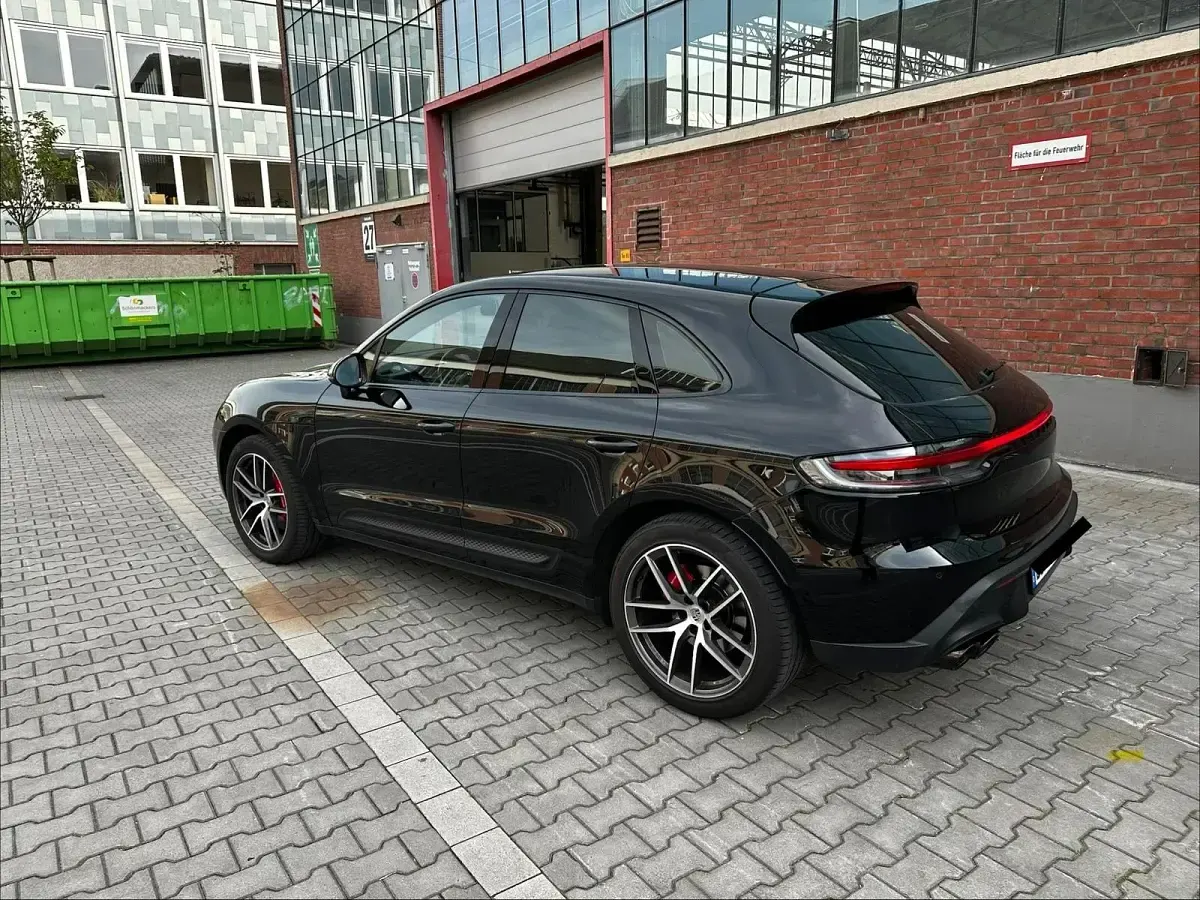 Gebraucht Porsche Macan 381 PS (280 kW) 2022 Schwarz SUV