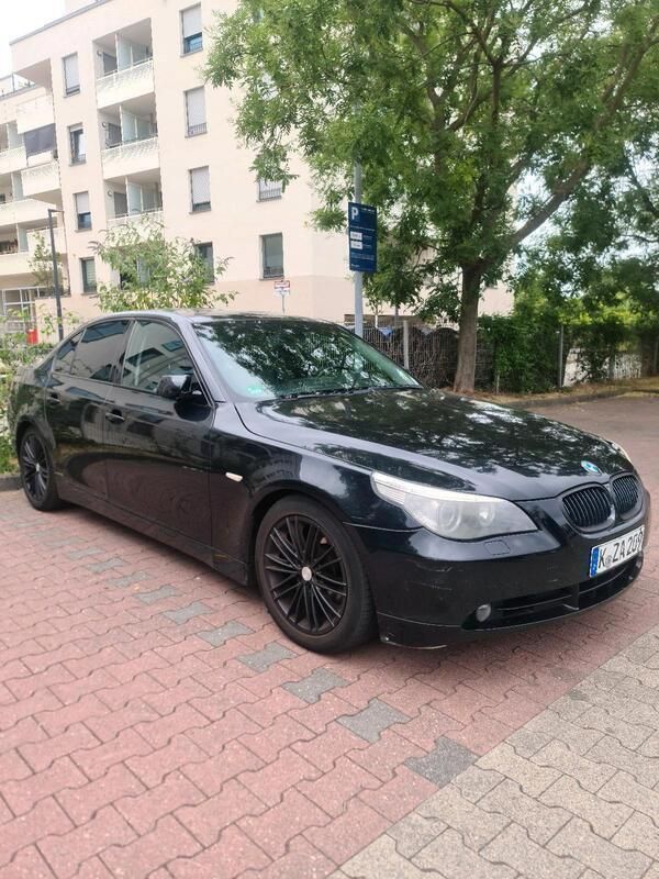 Schwarz Gebraucht 2004 BMW 530 Limousine | 4.700 € - Bild 1/4