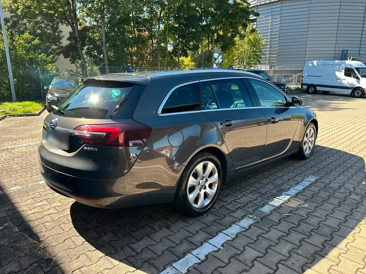 Gebraucht Opel Insignia 163 PS (119 kW) 2014 Grau Kombi