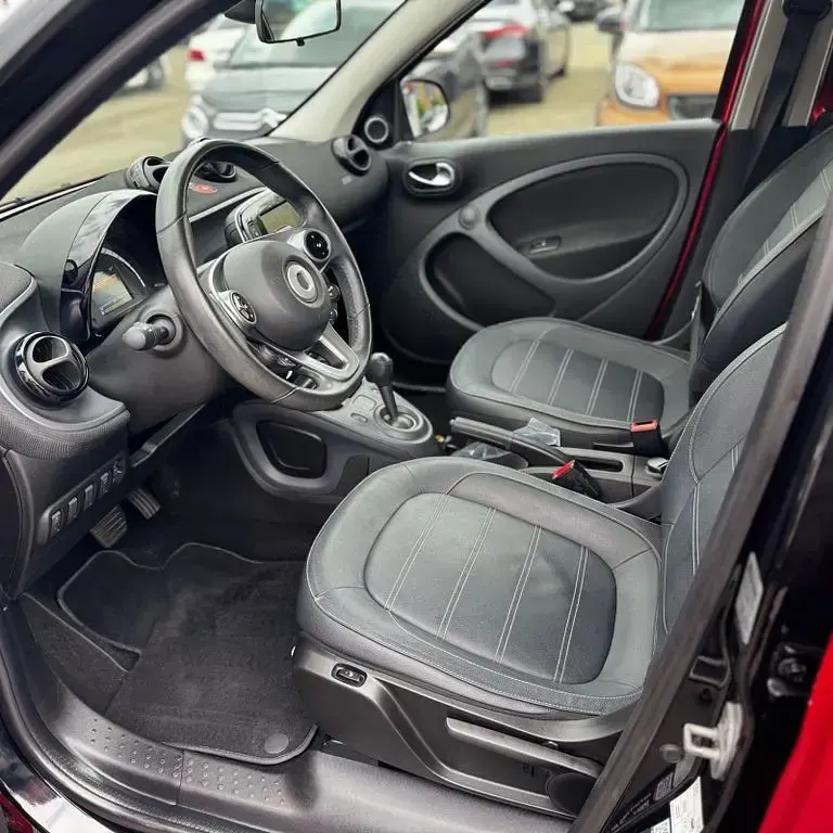 Gebraucht Smart ForFour 90 PS (66 kW) 2018 Schwarz Kleinwagen