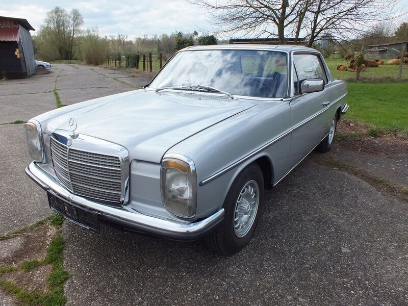 Beige Gebraucht 1973 Mercedes W114 Coupé | 19.600 € - Bild 1/4