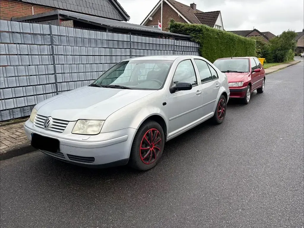 Gebraucht VW Bora Basis 101 PS (74 kW) 1999 Grau Limousine