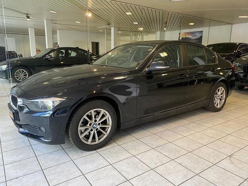 Schwarz Gebraucht 2012 BMW 316 Comfort Edition Limousine | 8.950 € (Guter Preis) - Bild 1/4