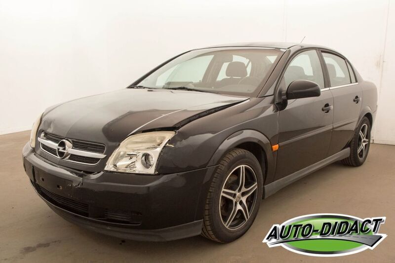 Schwarz Gebraucht 2003 Opel Vectra Elegance Limousine | 550 € (Superpreis) - Bild 1/4