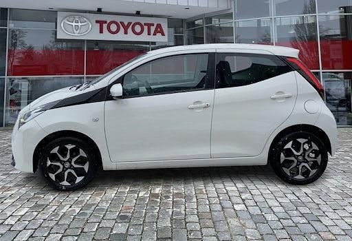 Gebraucht Toyota Aygo X-play 72 PS (52 kW) 2019 Pianosaweiß Kleinwagen
