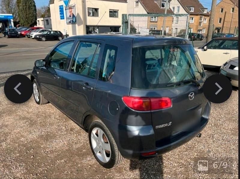 Grau Gebraucht 2005 Mazda 2 Kleinwagen | 1.500 € - Bild 1/4