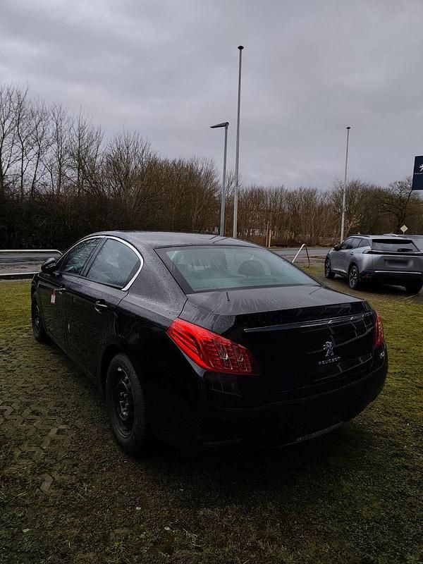 Gebraucht Peugeot 508 Active 156 PS (114 kW) 2012 Schwarz Limousine