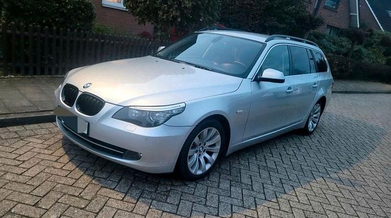 Silber Gebraucht 2010 BMW 525 Kombi | 5.800 € (Superpreis) - Bild 1/4