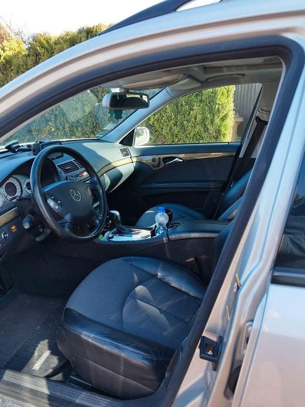 Gebraucht Mercedes E320 Avantgarde 224 PS (164 kW) 2004 Silber Kombi