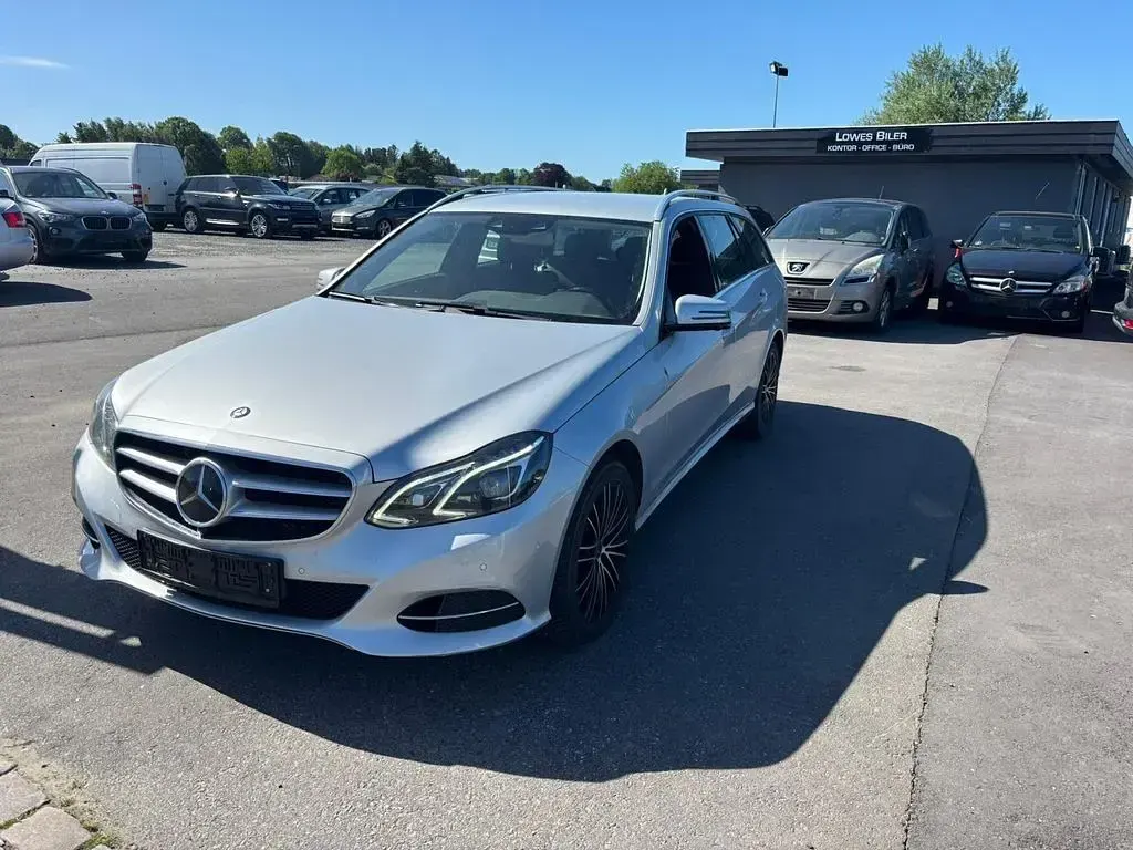 Gebraucht Mercedes E250 204 PS (150 kW) 2014 Silber Kombi